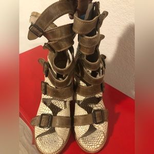 Freebird by Steven white snake print “Bond” sandals.